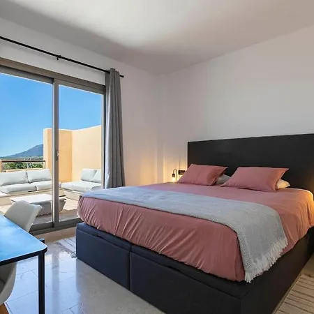 Apartment Idyllic Penthouse With Sea View In Benahavis Estepona