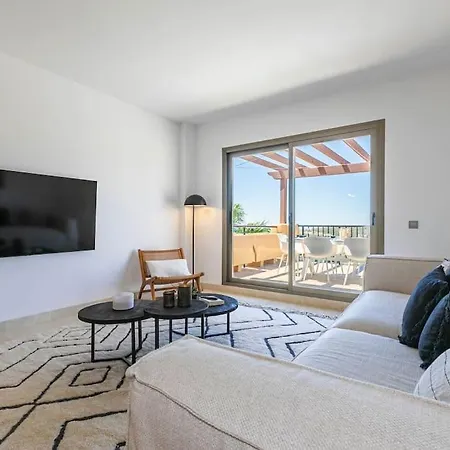 Apartment Idyllic Penthouse With Sea View In Benahavis Estepona
