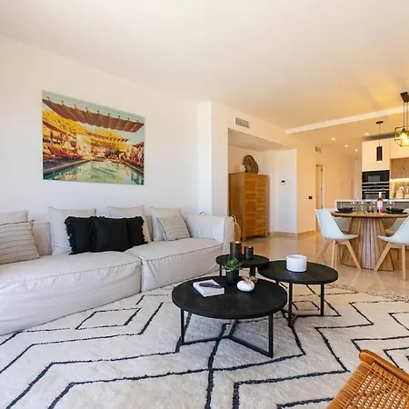 Idyllic Penthouse With Sea View In Benahavis *