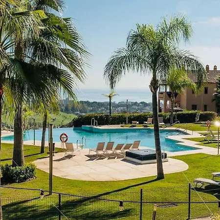 Idyllic Penthouse With Sea View In Benahavis *
