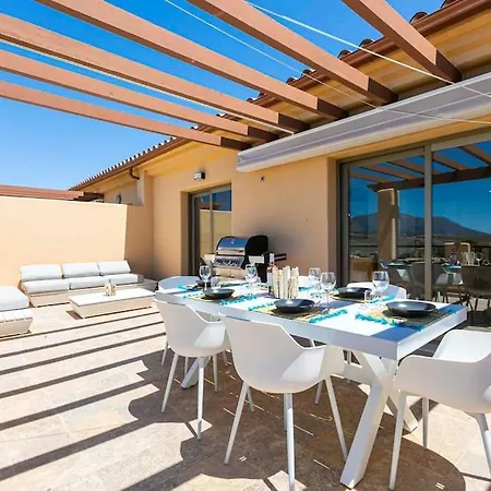Apartment Idyllic Penthouse With Sea View In Benahavis Estepona